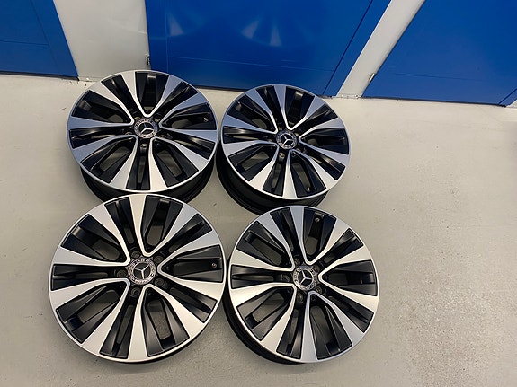 Mercedes Benz original 17"/6,5" ET44 aluvanteet