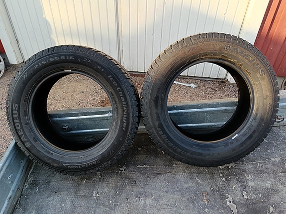 215/65R16 Nastarenkaat
