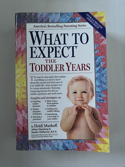 What to Expect the Toddler Years - opaskirja englanniksi