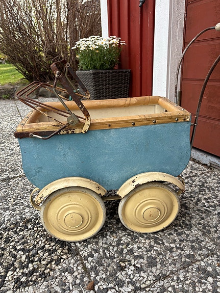 Vanhat nukenvaunut