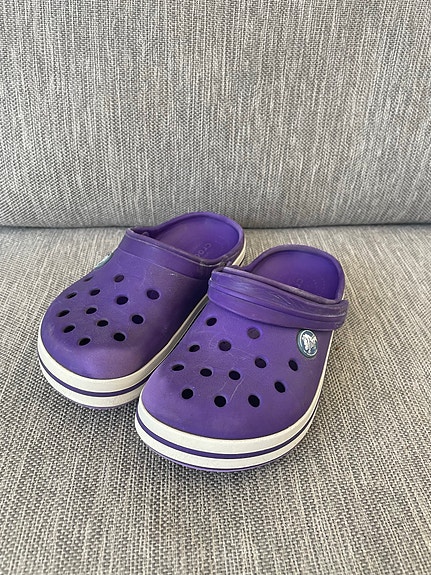 29-30 C12 Crocs