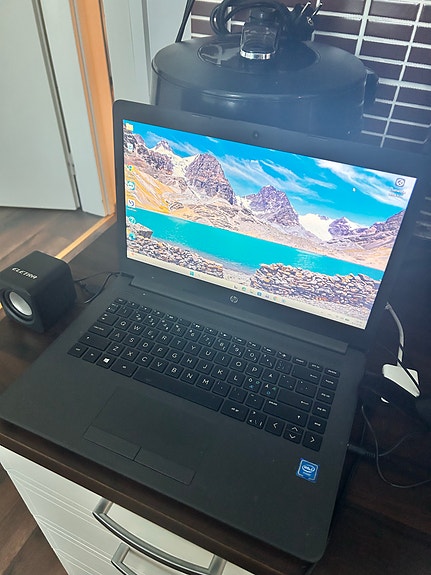 HP kannettava tietokone 15" musta