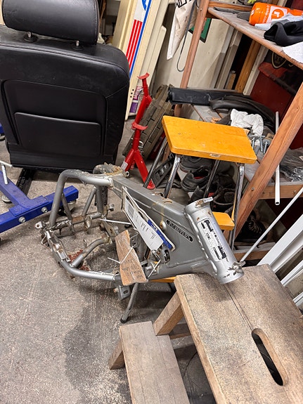 Honda crm 125 runko ja kilvet lähetys onnistuu