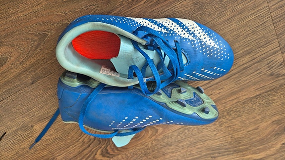 Adidas predator jalkapallokengät 36