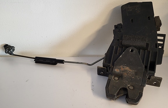 850 takaluukun lukko