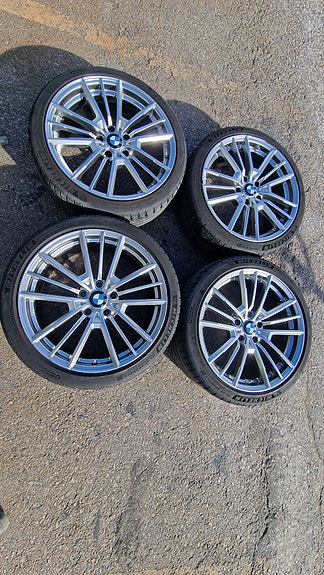 BMW  8/9" 19" aluvanteet ja 225/40 R19 sekä 255/35 R19 renkaat