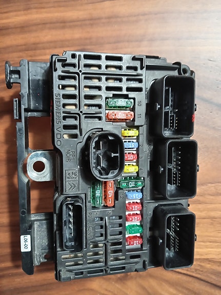 Citroen C4 BSM-sulakeboksi BSM-L06-00