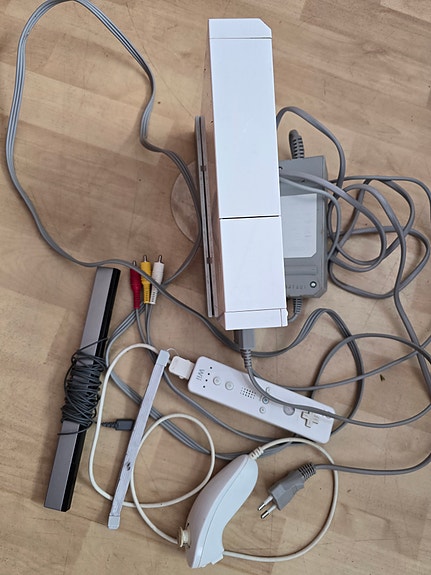 Nintendo Wii pelikonsoli valkoinen