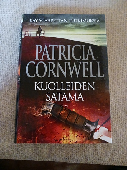 Patricia Cornwell Kuolleiden satama -kirja