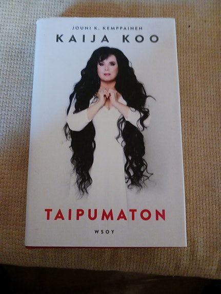 Kaija Koo – Taipumaton kirja