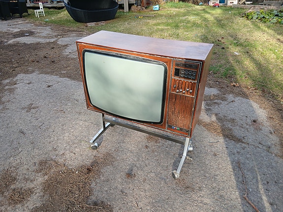 Philips vanha televisio 1970 luvulta