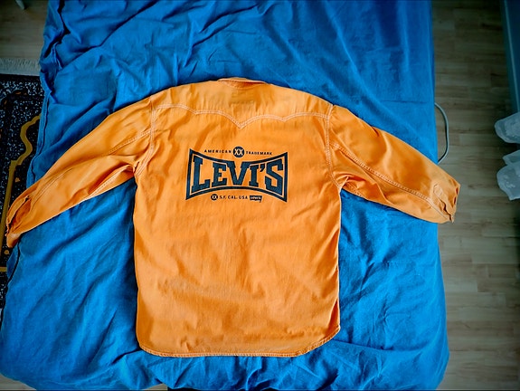 Levi’s miesten puuvillapaita L oranssi