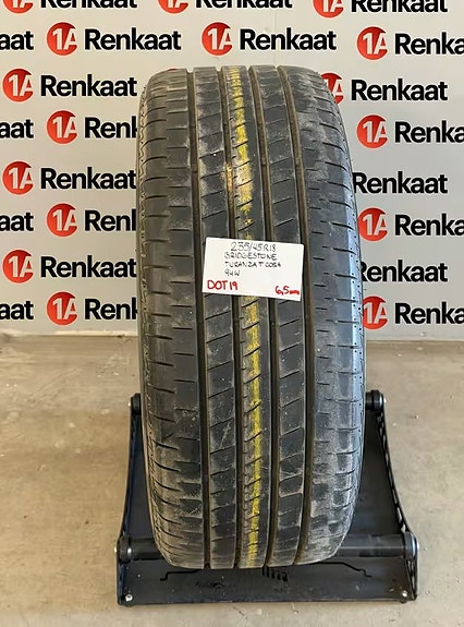 #566731 ‒ Bridgestone Turanza T 005A, 235/45/R18, 94W XL, DOT19 (6.5-7.5mm) 1KPL