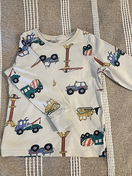 Lindex yöpaita koko 98/104