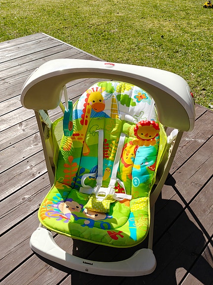Fisher price Rainforest keinuttava sitteri