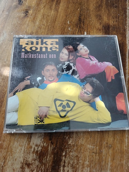 Taikakone Matkustanut on CDS-levy