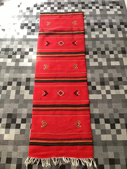 Karjala Raanu punamusta.