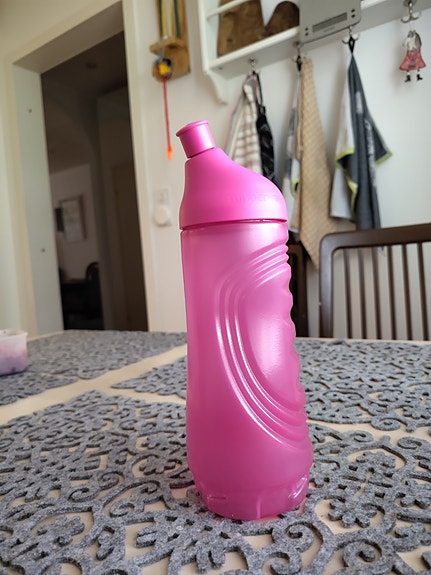 Tupperware juomapullo pinkki