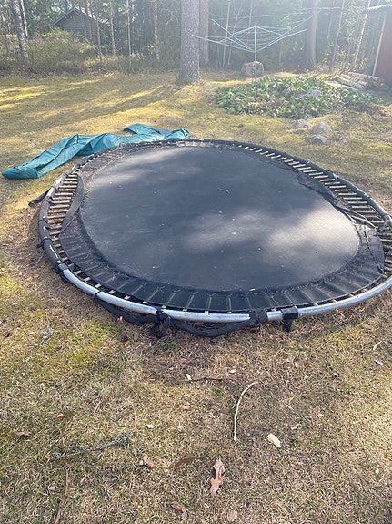 Maa Trampoliini North Trampoline.