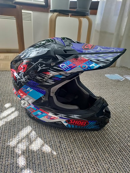 Shoei VFX-W crossikypärä M + Shoei pussi