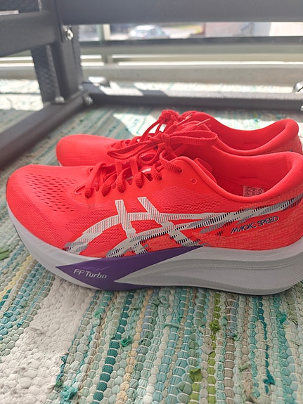ASICS Magic Speed 4