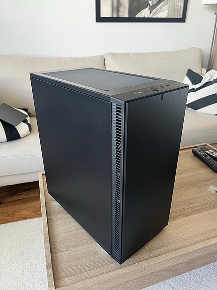 VARATTU - Fractal Design Define C