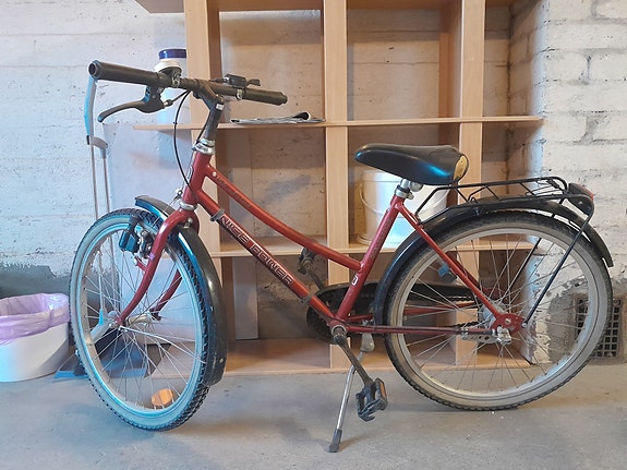 Helkama lastenpyörä 22" punainen