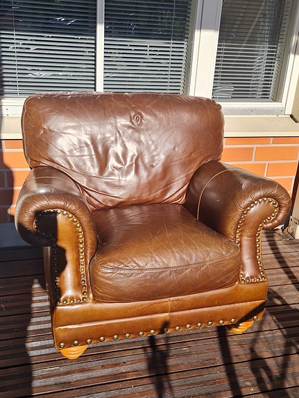 Natuzzi nahkainen nojatuoli ruskea