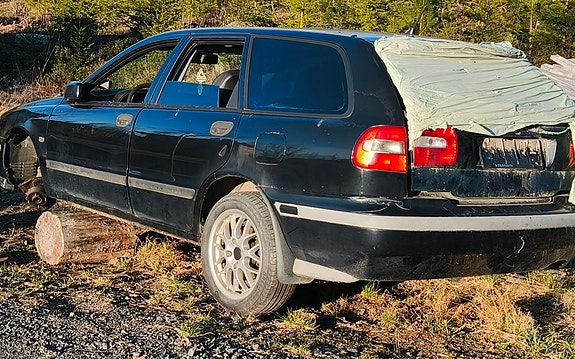 Volvo v40 2.0t -99 ja s40/vm-03 varaosiksi