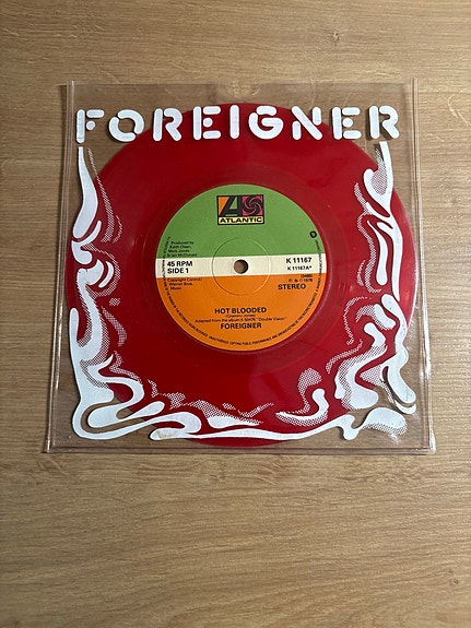 Foreigner – Hot Blooded / Tramontane punainen vinyylisingle