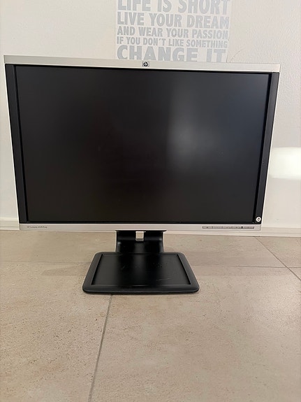 HP Compaq LA2405wg 24" näyttö