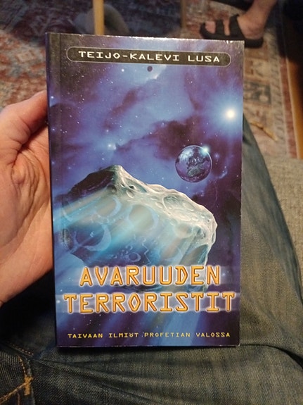 Teijo-Kalevi Lusa - Avaruuden terroristit