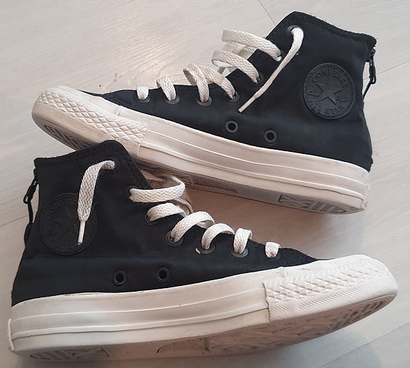 Converse mustat tennarit vetoketjuilla *36*