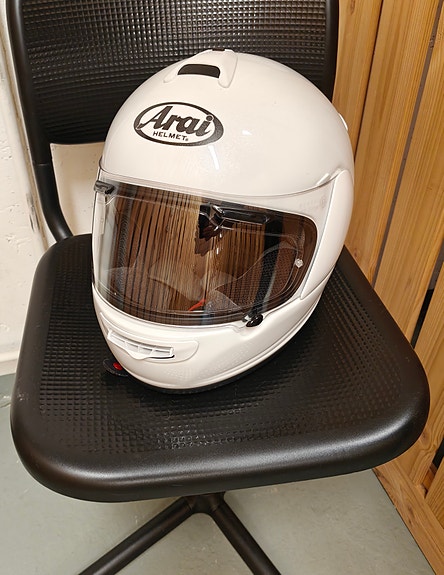Arai Chaser-V moottoripyöräkypärä (M-koko)