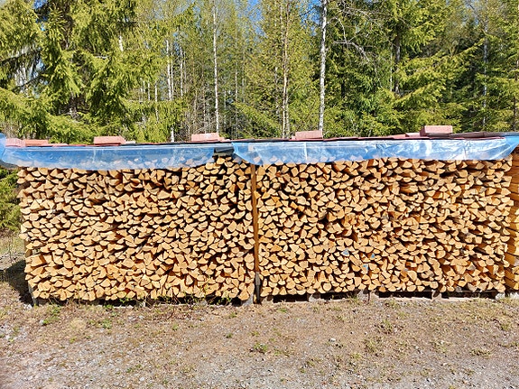 Leppä metrihalkoja