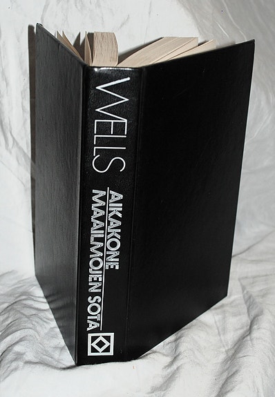 H.G. Wells AIKAKONE / MAAILMOJEN SOTA (Kirjayhtymä 1979)