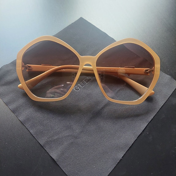 GUESS-aurinkolasit