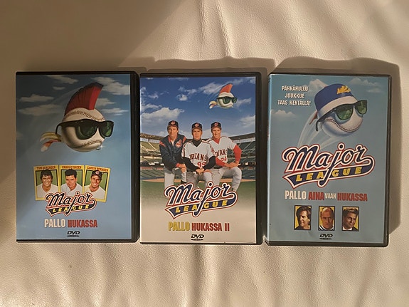Charlie Sheenin Pallo hukassa/Major league kaikki kolme leffaa.