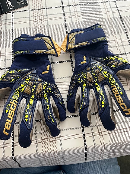 Reusch maalivahdin hanskat