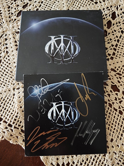 Dream Theater CD bändin nimmarit uudenveroinen