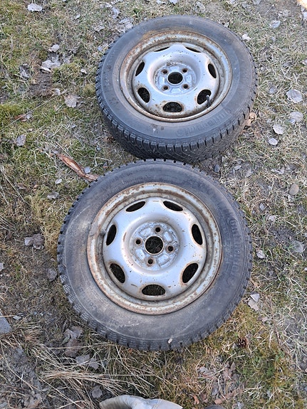 2kpl toyotan renkaita