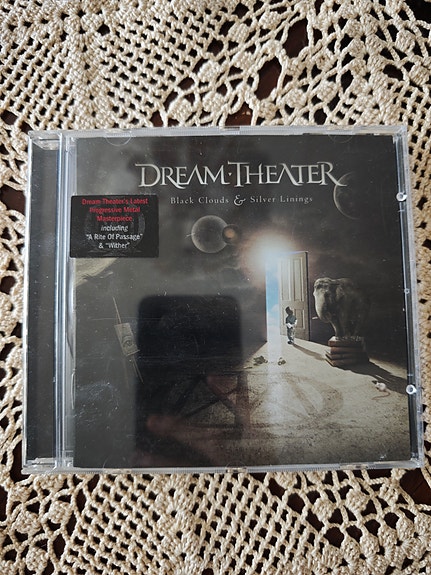 Dream Theater Black Clouds & Silver Linings cd uudenveroinen