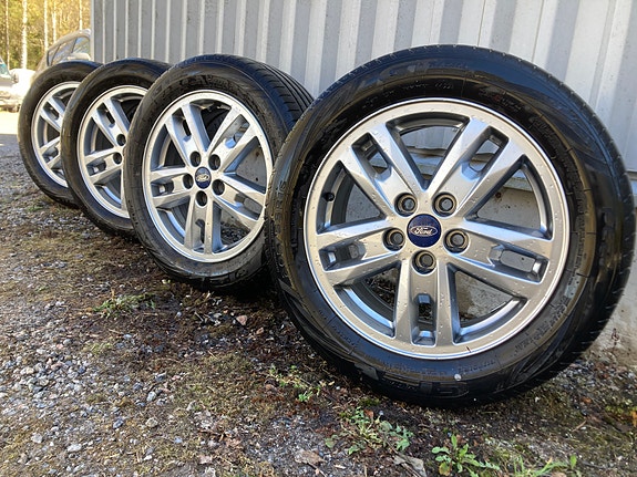 Kesärenkaat 205/55R16 vanteineen (Ford / Volvo)