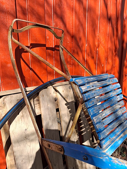 Sininen lasten potkukelkka/varattu