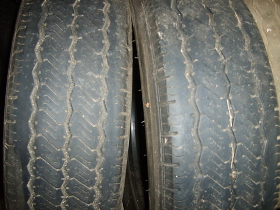 215-75-16C kesärenkaita 2kpl