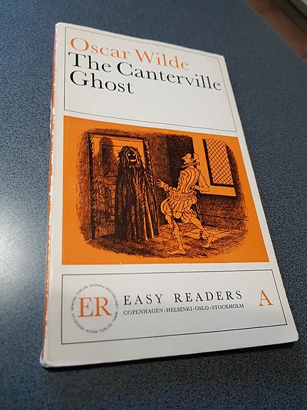 Oscar Wilde: The Canterville Ghost.