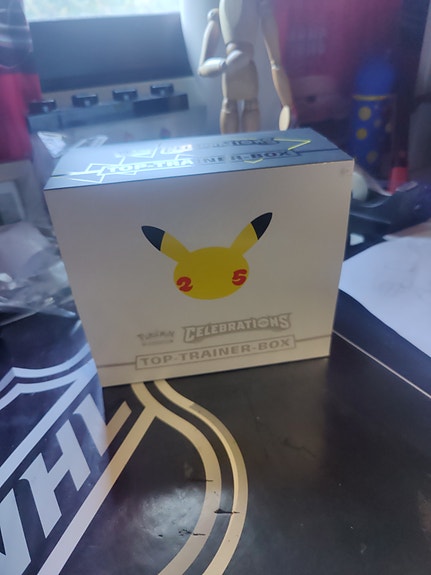 Pokemon Celebrations Top Trainer Box