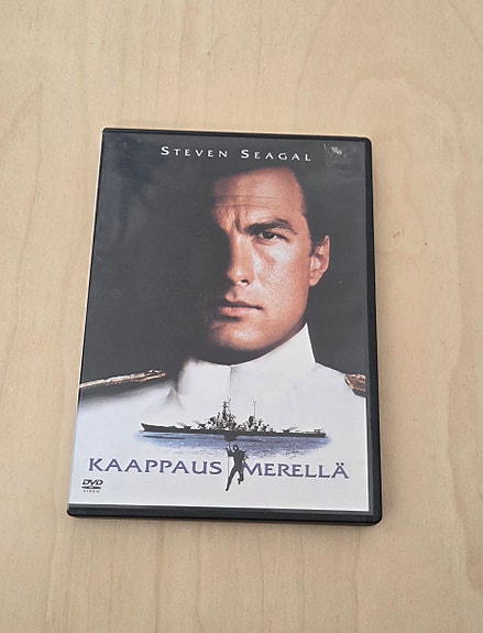 Kaappaus merellä (Under the siege)