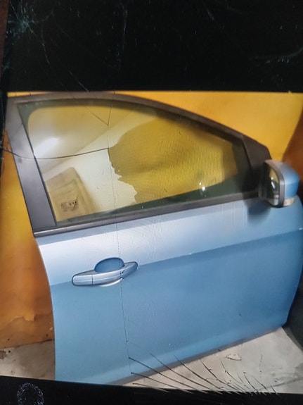 Ford Focus 2009-V ovia ja nokkapelti