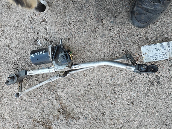 Opel astra g tuulilasin pyyhkimen moottori+vivut
